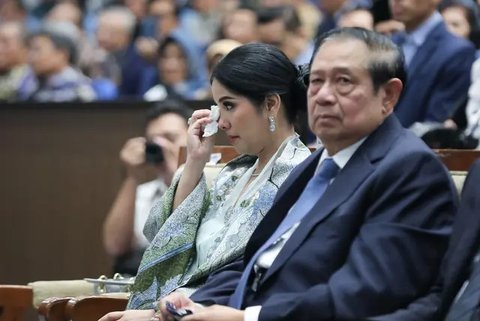 Annisa Pohan Tiba-Tiba Tantang AHY Usai Jadi Doktor Cumlaude, Ada Apa?