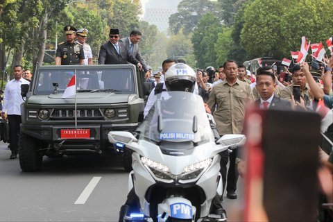 FOTO: Meriahnya Pelepasan Presiden Prabowo di Kemenhan, Diwarnai Senyum Semringah Titiek Soeharto