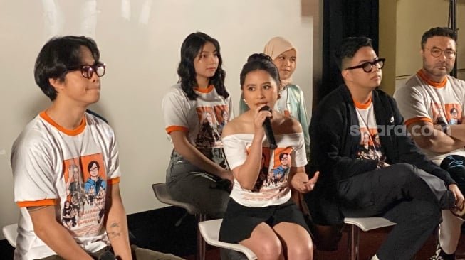 Prilly Latuconsina dalam konferensi pers film Bolehkah Sekali Saja Kumenangis yang digelar di kawasan MH. Thamrin, Jakarta Pusat, Kamis (10/10/2024). [Film & TV/Tiara Rosana]