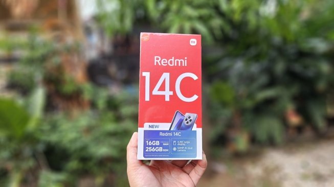 Selfie ala Redmi 14C. [Istimewa]