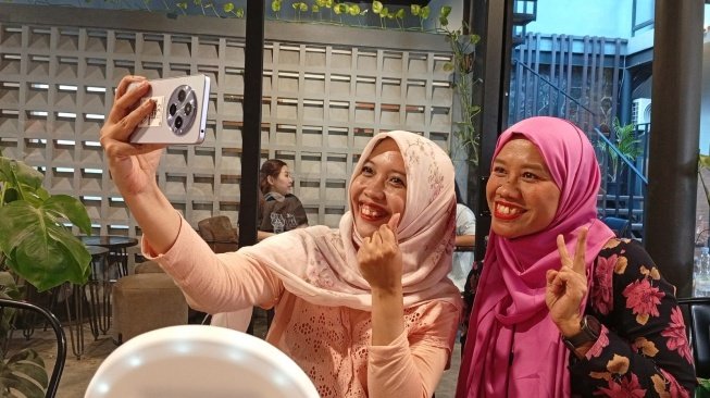 Selfie ala Redmi 14C. [Istimewa]